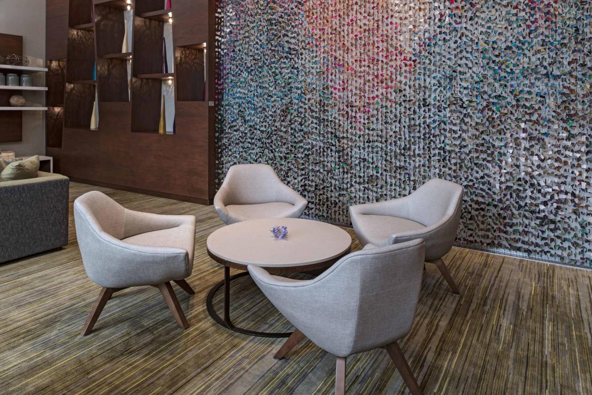Courtyard By Marriott Guatemala City Bagian luar foto