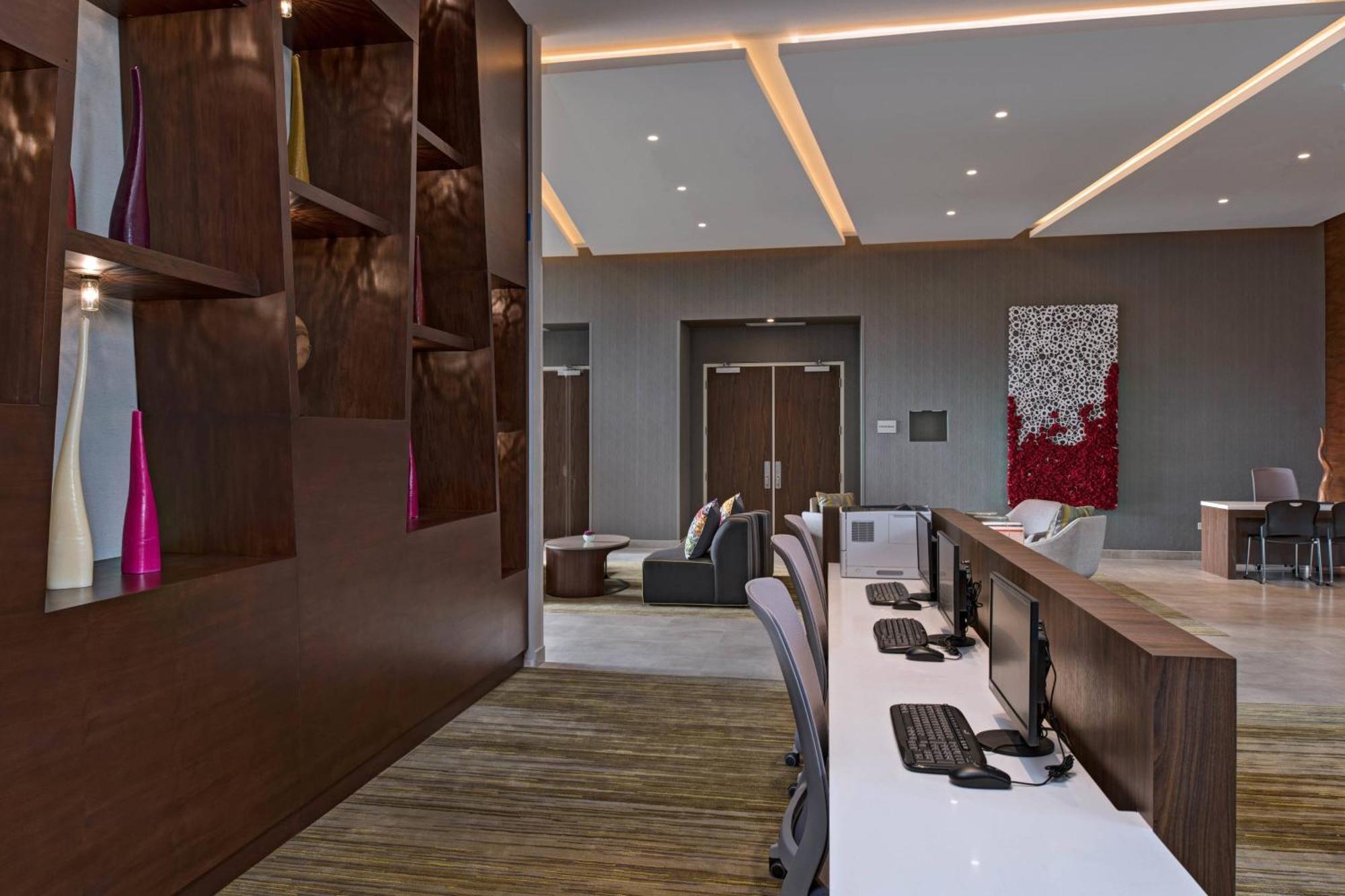 Courtyard By Marriott Guatemala City Bagian luar foto