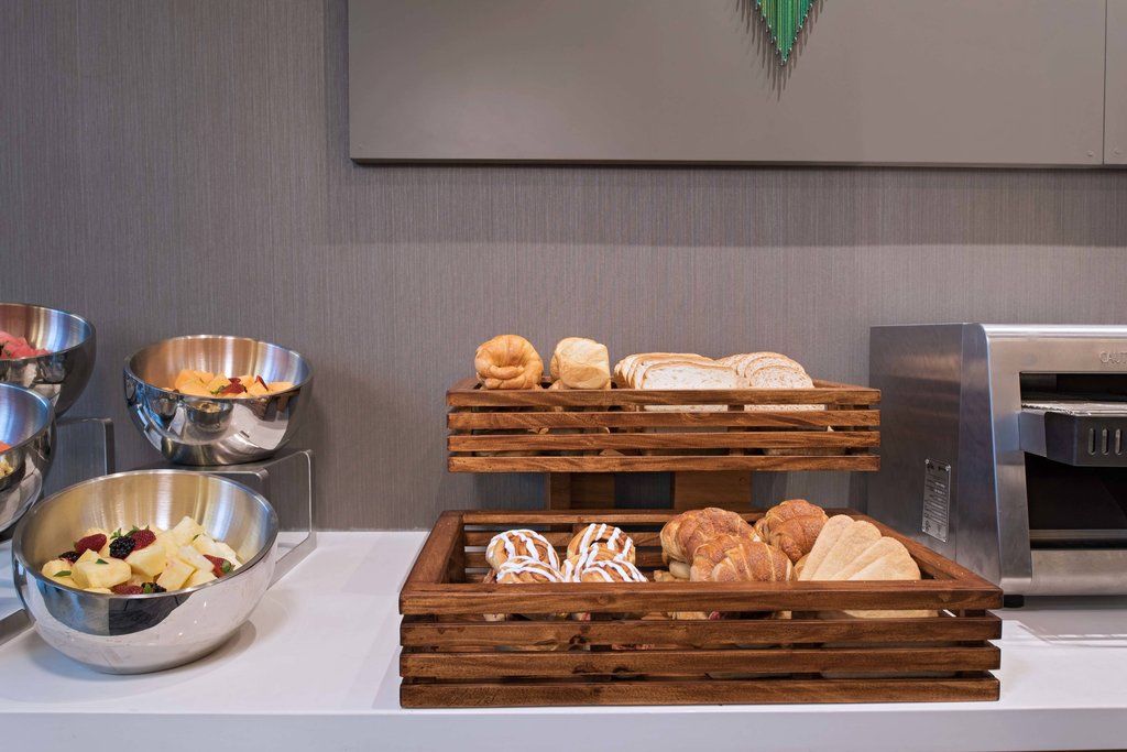 Courtyard By Marriott Guatemala City Bagian luar foto